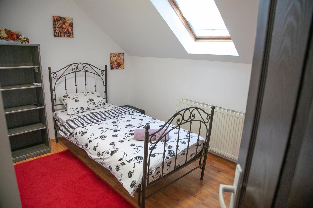 Xxl-House Apartment Targu-Mures Bagian luar foto